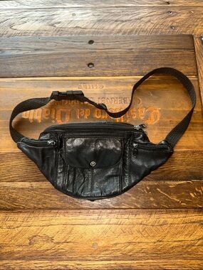 Men's Black Leather Belt Bag — Streamlined Hands-Free Carry